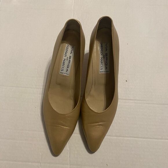 VIA SPIGA For Neiman Marcus Gold Leather Heels Size 6.5AA Vero Cuoio Pointed Toe - Picture 9 of 11